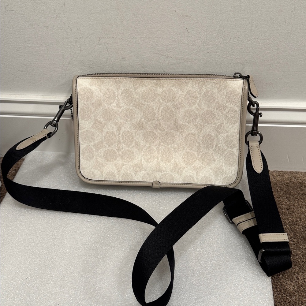 Heritage Convertible Crossbody Top-Zip - 10×6×2- Style- C8141- (2021) - Picture 6 of 12